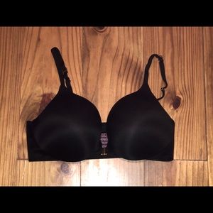 Victoria’s Secret padded bra 34C black